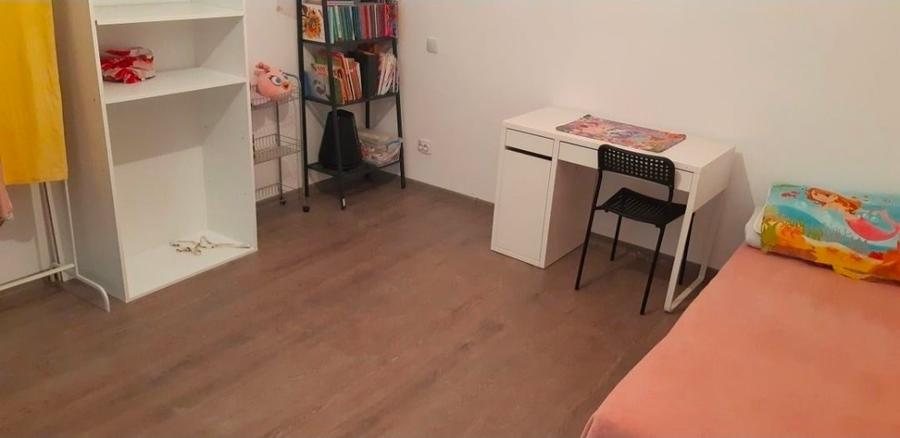 Casă individuală cu 3 camere cu Canalizare în Central