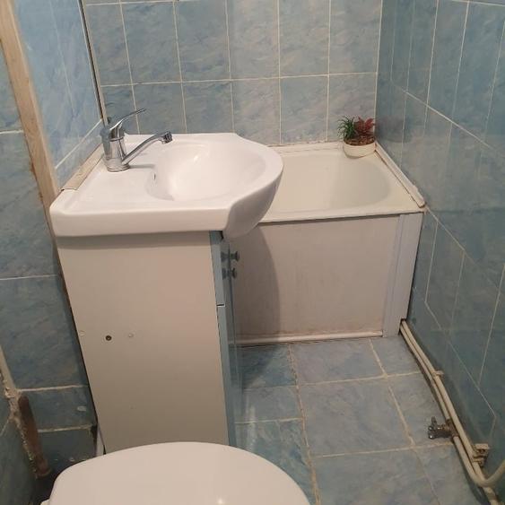Apartament cu 3 camere decomandat, mobilat în Central