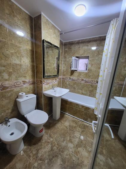 Apartament cu 2 camere decomandat în