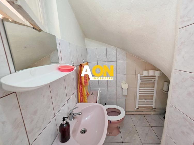 Casă individuală cu 5 camere cu Canalizare în Central