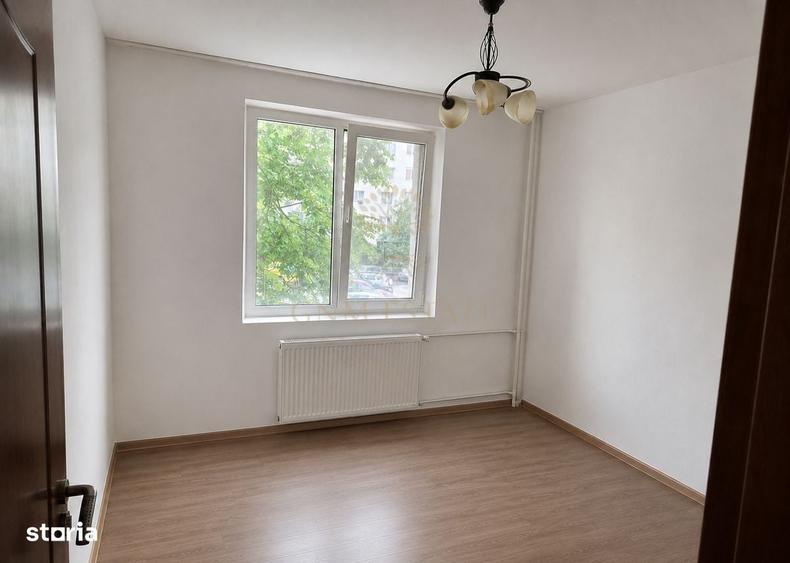 Apartament cu 3 camere semidecomandat în Liviu Rebreanu