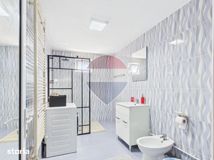 Casă cu 8 camere cu Teren 2220 Mp în Crevedia