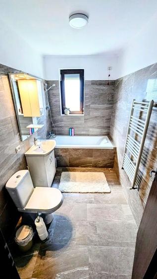 Apartament cu 3 camere decomandat, mobilat în Girocului