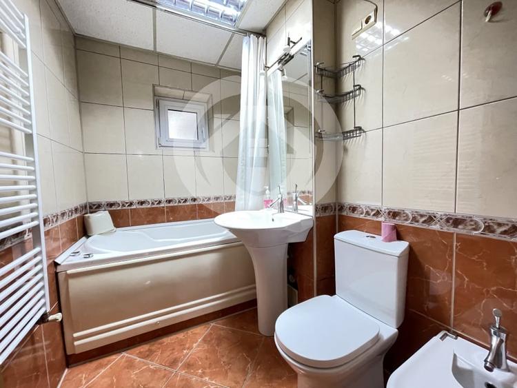Apartament cu 3 camere decomandat, mobilat în Mihai Viteazul