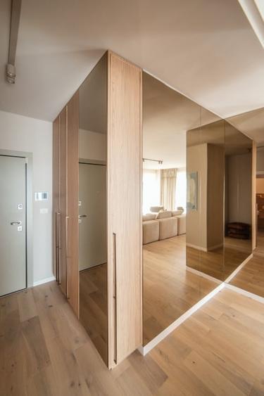 Apartament cu 2 camere semidecomandat, mobilat în Central
