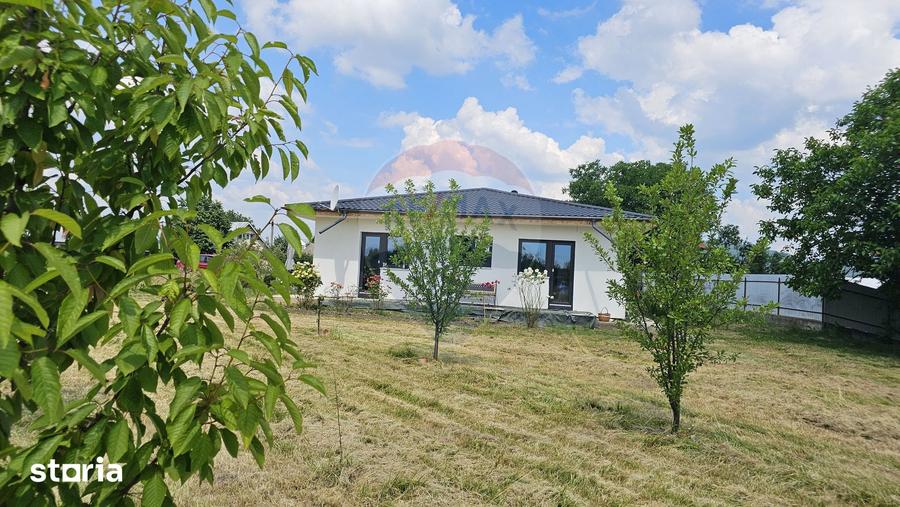 Casă cu 5 camere cu Teren 4242 Mp în Vânători-Neamț