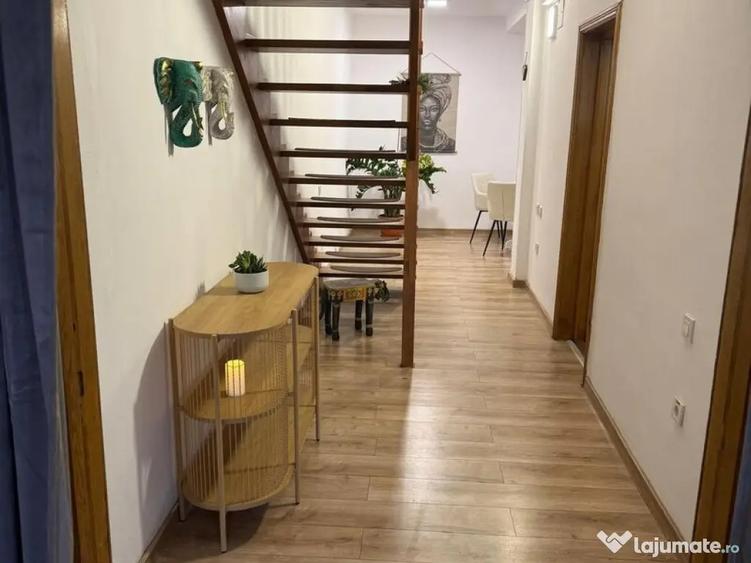 Casă cu 5 camere cu Teren 210 Mp în Eroii Revoluției
