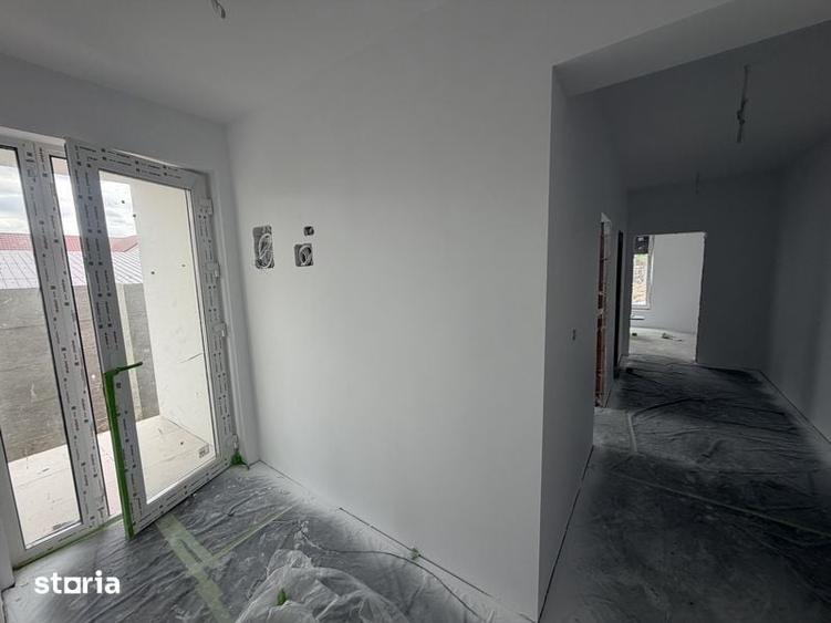 Proprietar vand casa in Giroc zona centrala . Ultima disponibila - 3