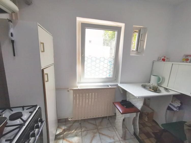 Inchiriere Gars 42mp la Veteranilor  bloc de 4 etaje langa metrou Lujerului - 19