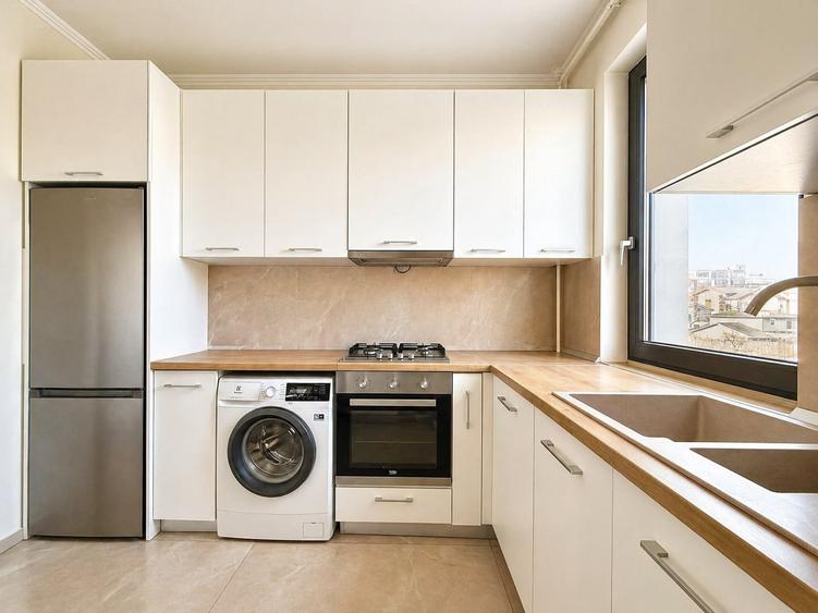 Apartament cu 3 camere decomandat, mobilat în Tomis Nord