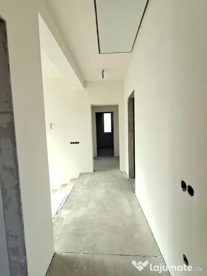Casă cu 5 camere cu Teren 601 Mp în Central