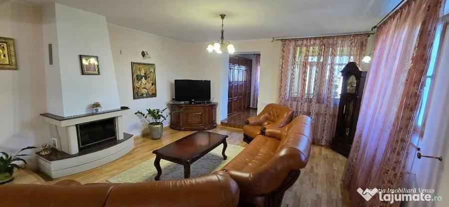 Casă cu 5 camere cu Teren 860 Mp în Central