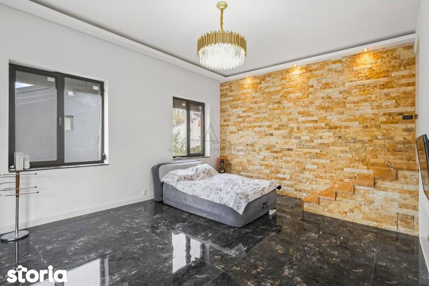 Casă cu 10 camere cu Teren 336 Mp în Colentina