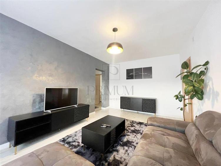Apartament cu 3 camere semidecomandat, mobilat în Circumvalațiunii