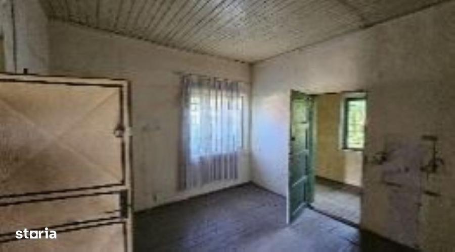Casă cu 4 camere cu Teren 170.99 Mp în Avrămeni