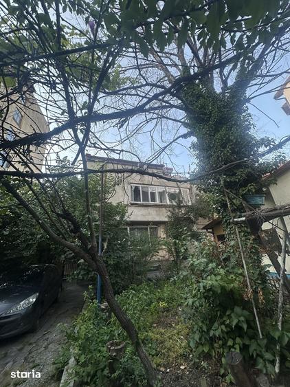 Apartament cu 3 camere în Rosetti