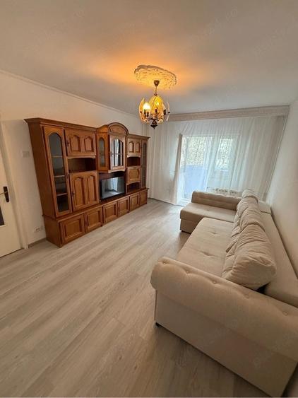 Apartament cu 3 camere decomandat, mobilat în Dristor