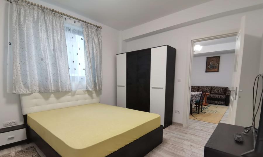 Apartament cu 2 camere semidecomandat, mobilat în Bucium