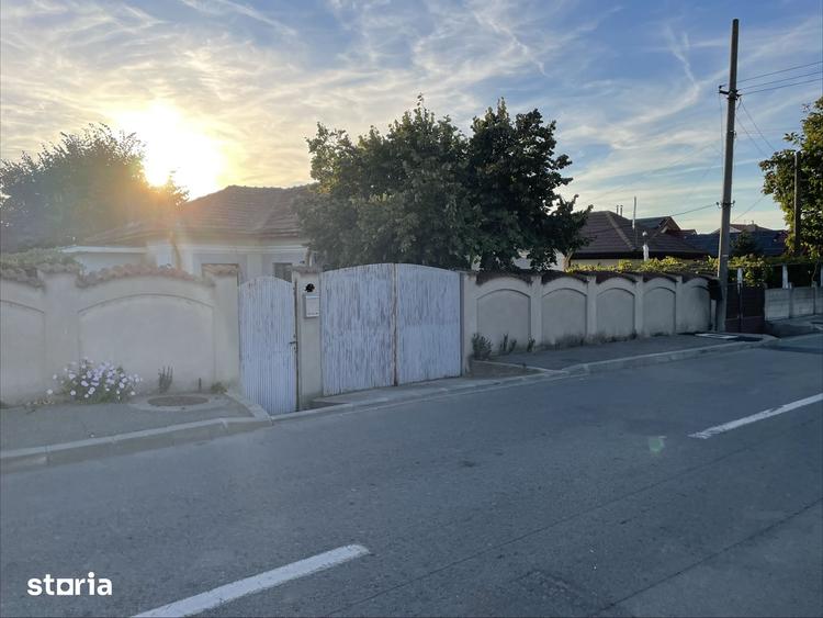 Casă cu 5 camere cu Teren 1200 Mp în Calea București