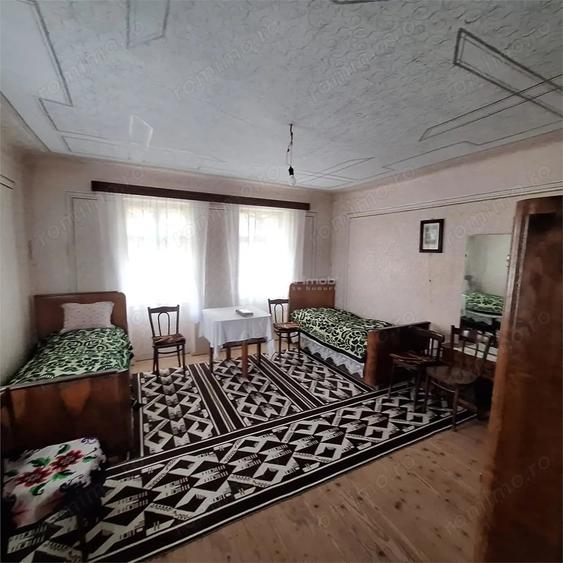 Casă cu Teren 4636 Mp în Central