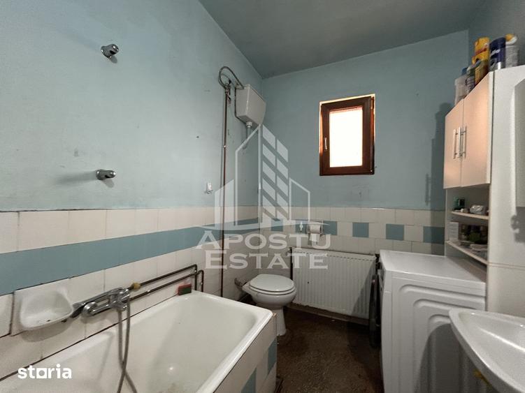 Casă cu 6 camere cu Teren 537 Mp în Est