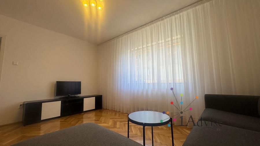 Apartament cu 3 camere, mobilat în Blumăna