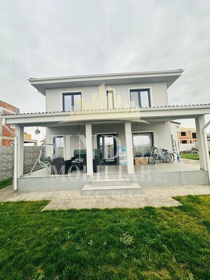 Casă individuală cu 4 camere cu Canalizare în Giarmata