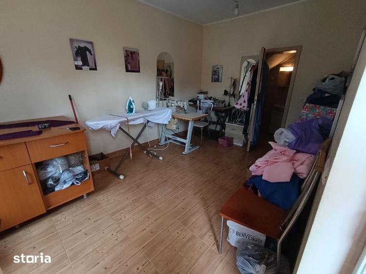 Casă cu 7 camere cu Teren 351 Mp în Șagului