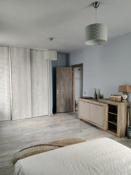 Apartament cu 3 camere decomandat, mobilat în Europa