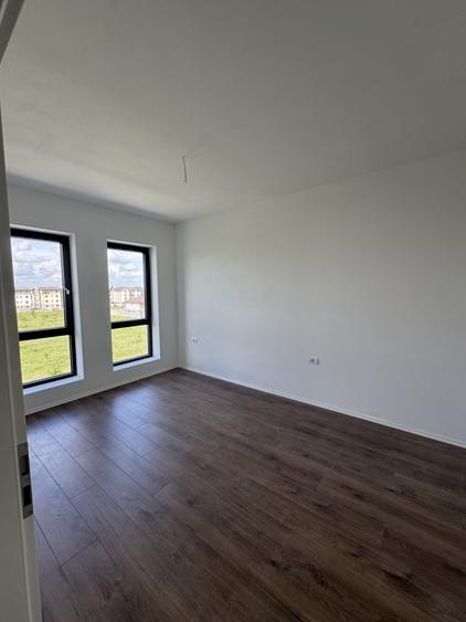 Apartament cu 3 camere decomandat în Giroc