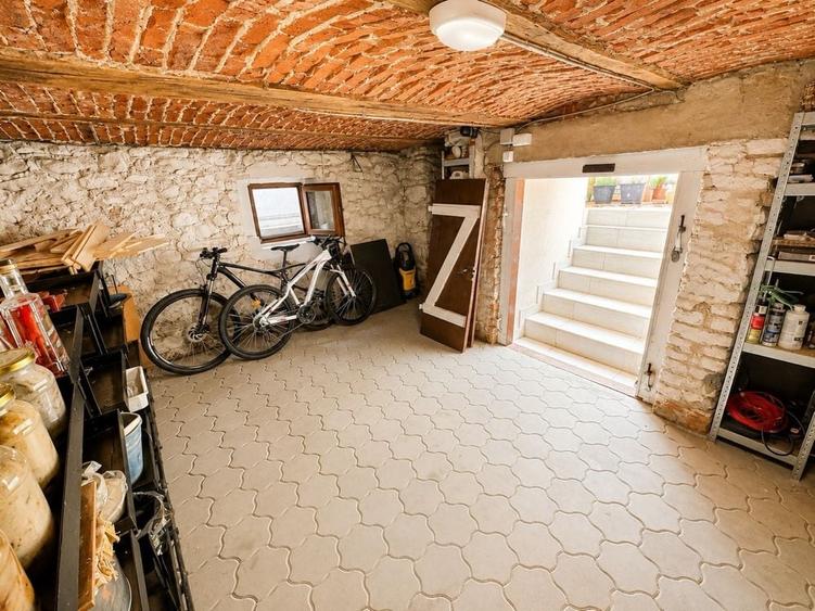 Casa 100mp utili la cheie - 1