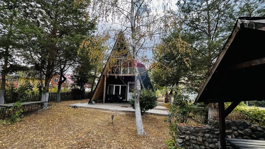 Casă individuală cu 4 camere cu Teren 959 Mp în Lăzăreni