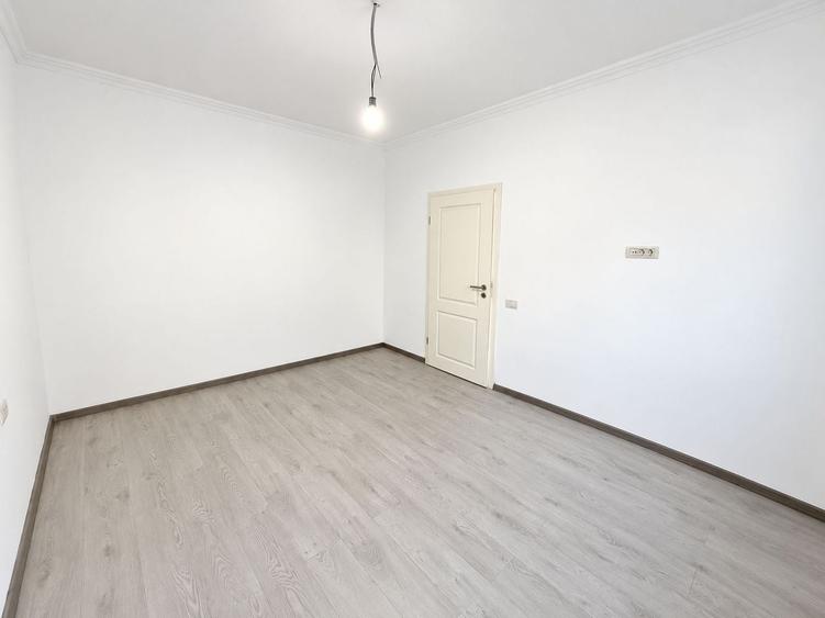 Duplex cu 4 camere cu Canalizare în Moșnița Nouă