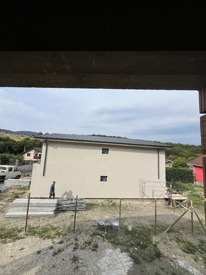 Casă cu 4 camere în Exterior Vest