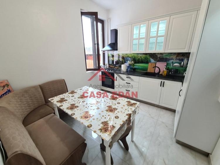 Casă individuală cu 7 camere cu Teren 304 Mp în Central