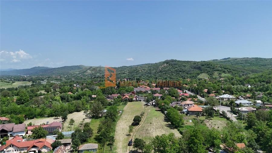 Teren Construcții intravilan de 2010 mp, în Valea Părului