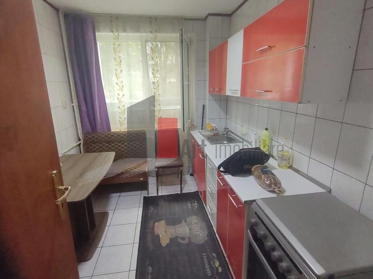 Apartament cu 2 camere semidecomandat în Alexandru Obregia