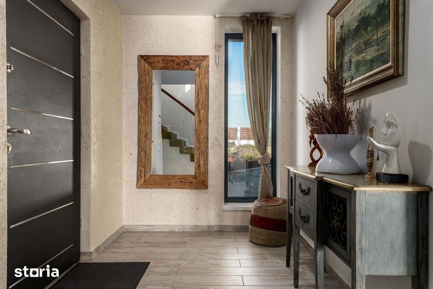 Casă cu 5 camere cu Teren 3000 Mp în Ciolpani