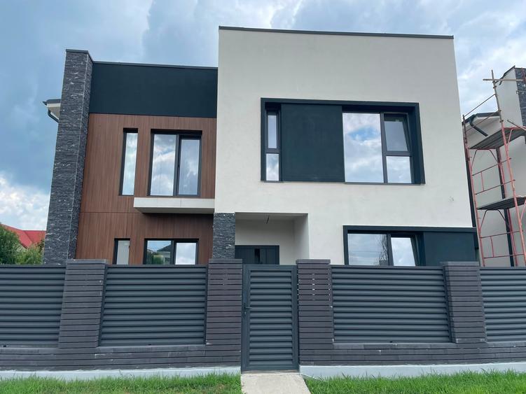 Casă individuală cu 5 camere cu Canalizare în Central