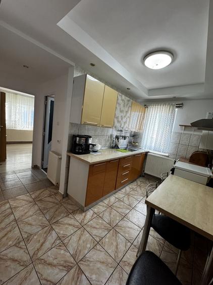 Apartament cu 2 camere decomandat, mobilat în Cetate