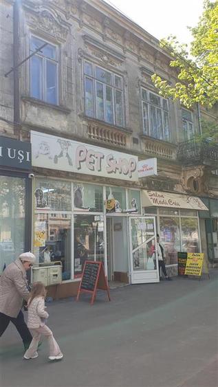 Spațiu comercial, de 50 mp, în Apollo
