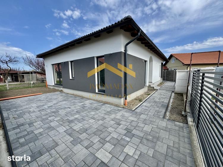 Casă cu 3 camere cu Teren 400 Mp în Sânmihaiu Român