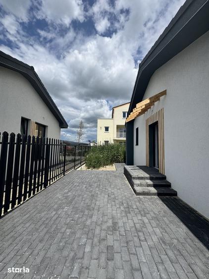 Casă cu 3 camere cu Teren 300 Mp în Sânpetru