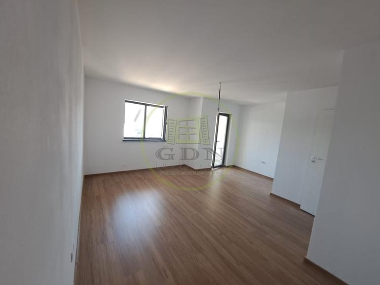 Casă cu 3 camere cu Teren 230 Mp în Leamna de Jos