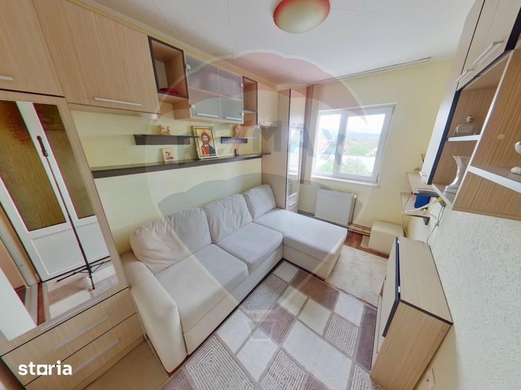Apartament cu 3 camere decomandat, mobilat în Central
