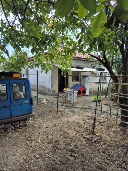 Casă cu 3 camere cu Teren 1065 Mp în Domnești