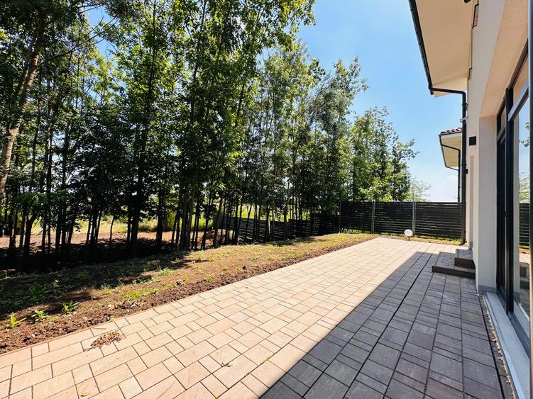 Duplex cu 5 camere cu Canalizare în Corbeanca