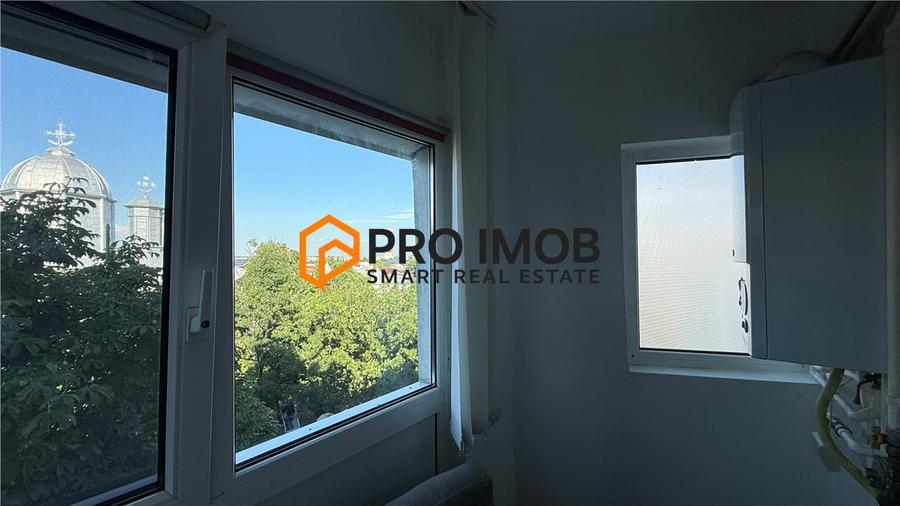 Apartament cu 2 camere decomandat în 1 Decembrie