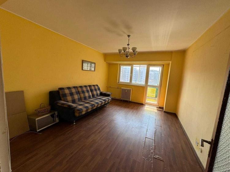 Apartament cu 3 camere decomandat în Lujerului