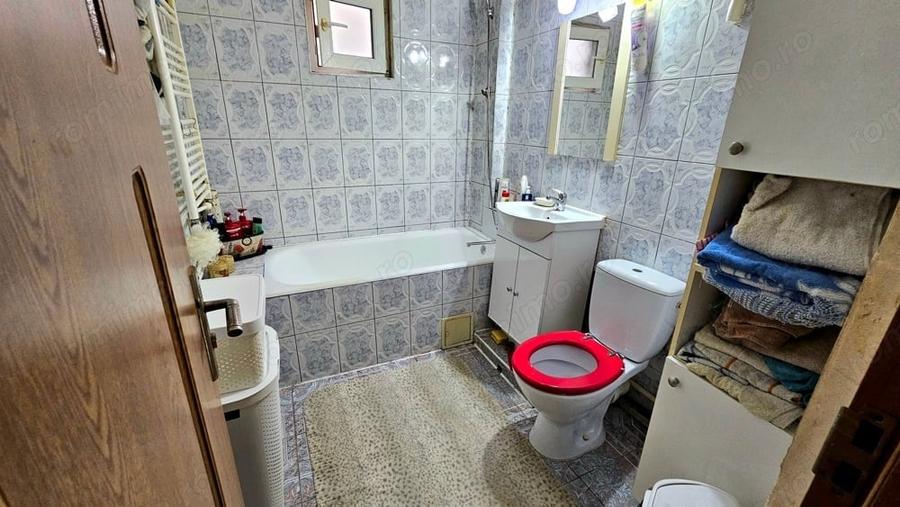 Apartament cu 2 camere decomandat în Moinești